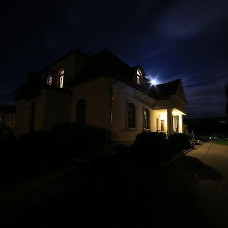 Prestige Wierzchowisko Exterior foto