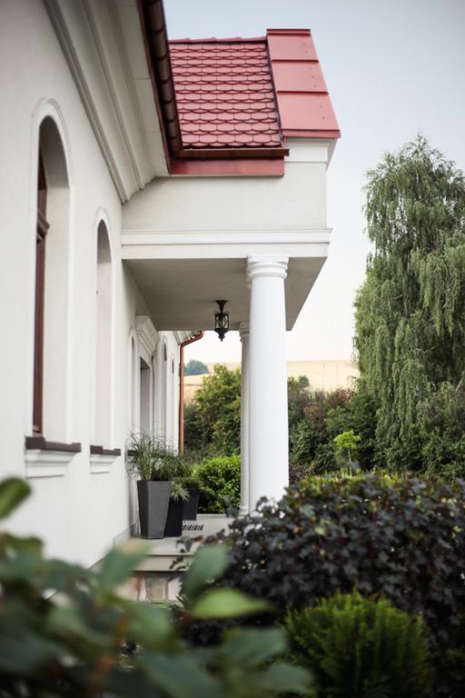 Prestige Wierzchowisko Exterior foto